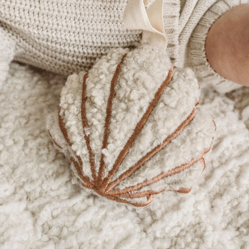 Teddy Seashell Pacifier Clip